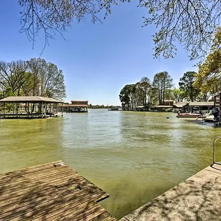 Quaint Cottage On Cedar Creek Lake